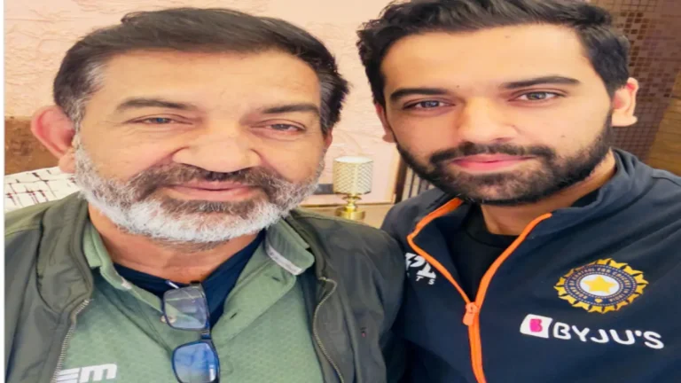 Deepak Chahar With his Father