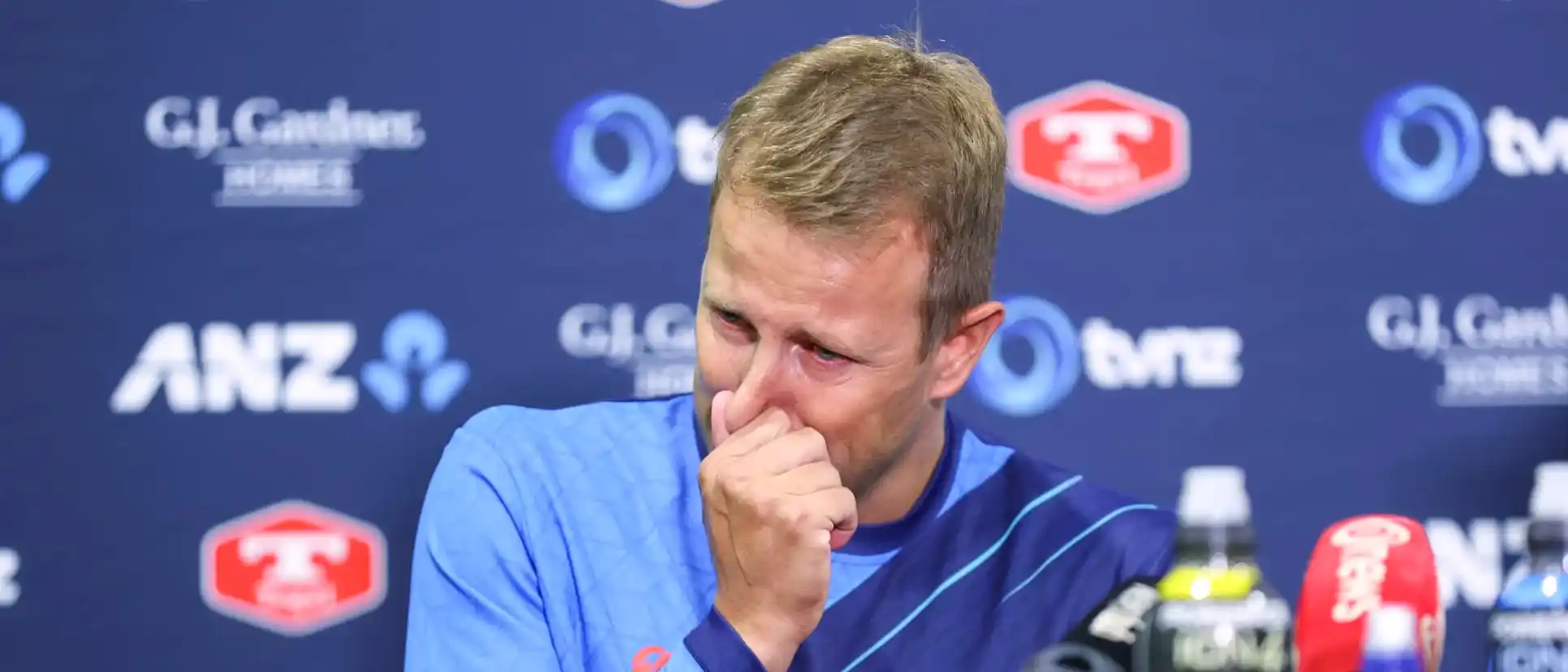 Neil Wagner Crying during a press conference announcing his retirement from new zealand cricket team.